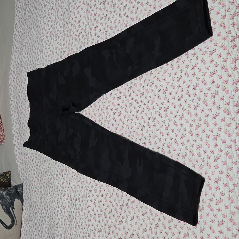 Lululemon camo leggings - Picture 4 of 16